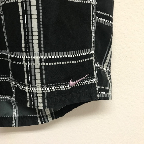 Nike Sz XL 36 Swimming Trunks Board Shorts Athleisure Beach Drawstring Black Wht - Picture 2 of 8